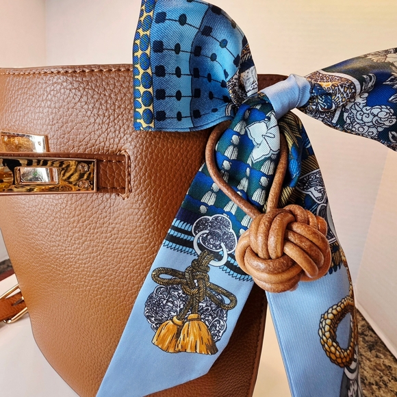 Brown Lychee Bucket with Turn-Lock, Scarf and Charm by Purple & Lilac Co.  NWT - Picture 8 of 8